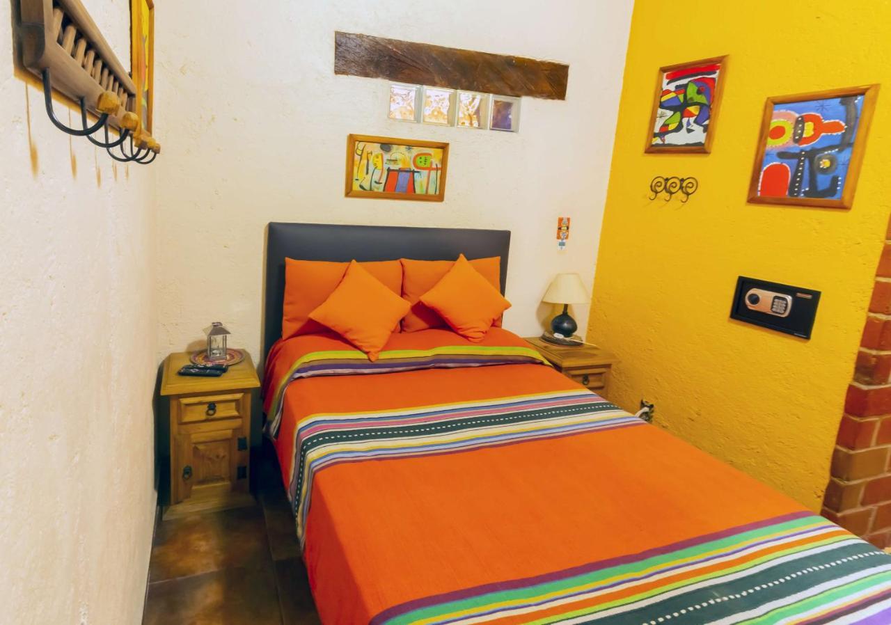 Mex Suites Casa Azul B&B Kota Meksiko Bagian luar foto