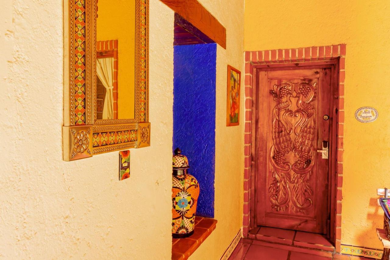 Mex Suites Casa Azul B&B Kota Meksiko Bagian luar foto